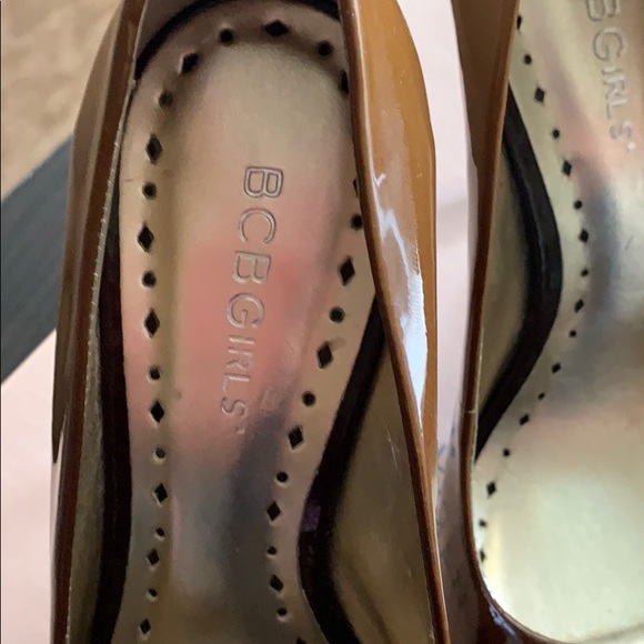 Shoes - Picture 2 of 2